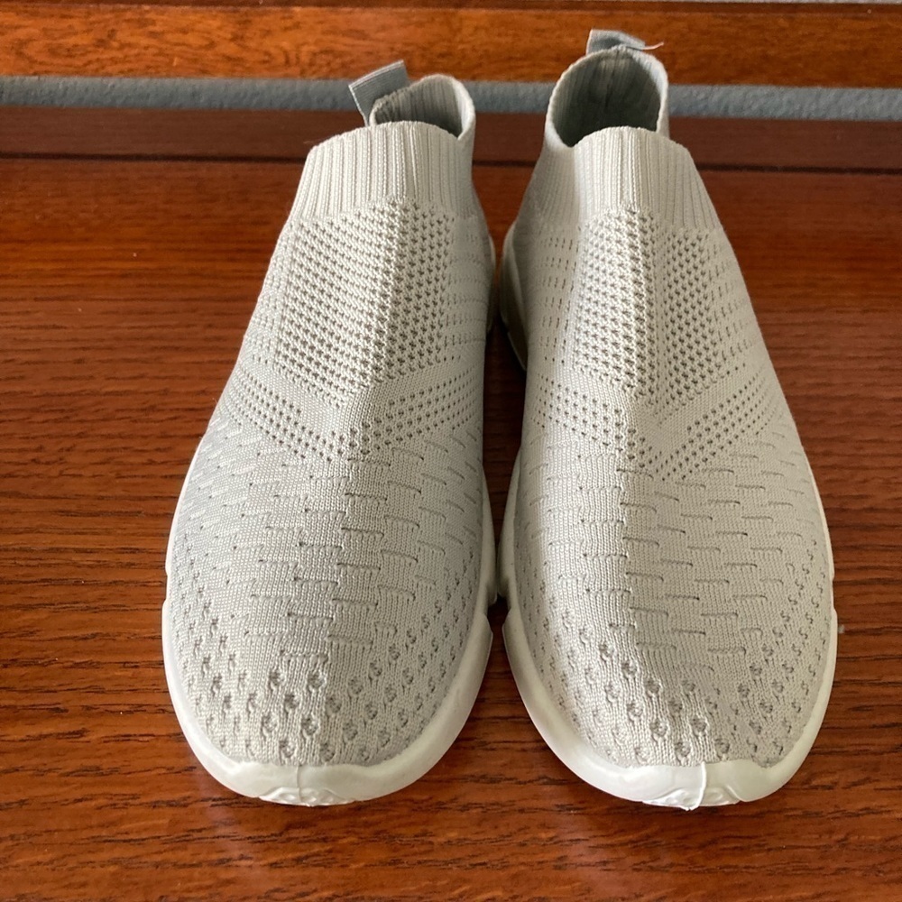 Slip on tennis shoes size EU 43 Gray